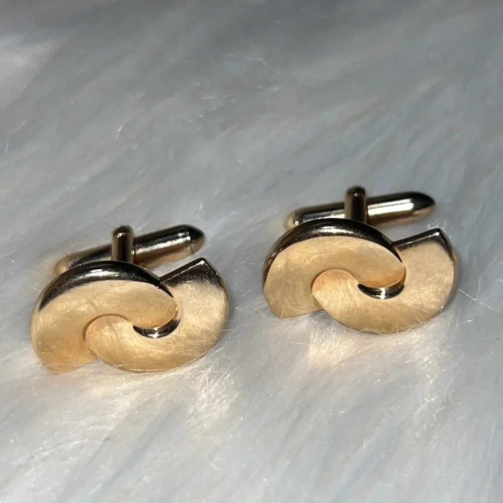 Vintage Swank Gold Tone Retro Tie Clip and Matching Cuff links